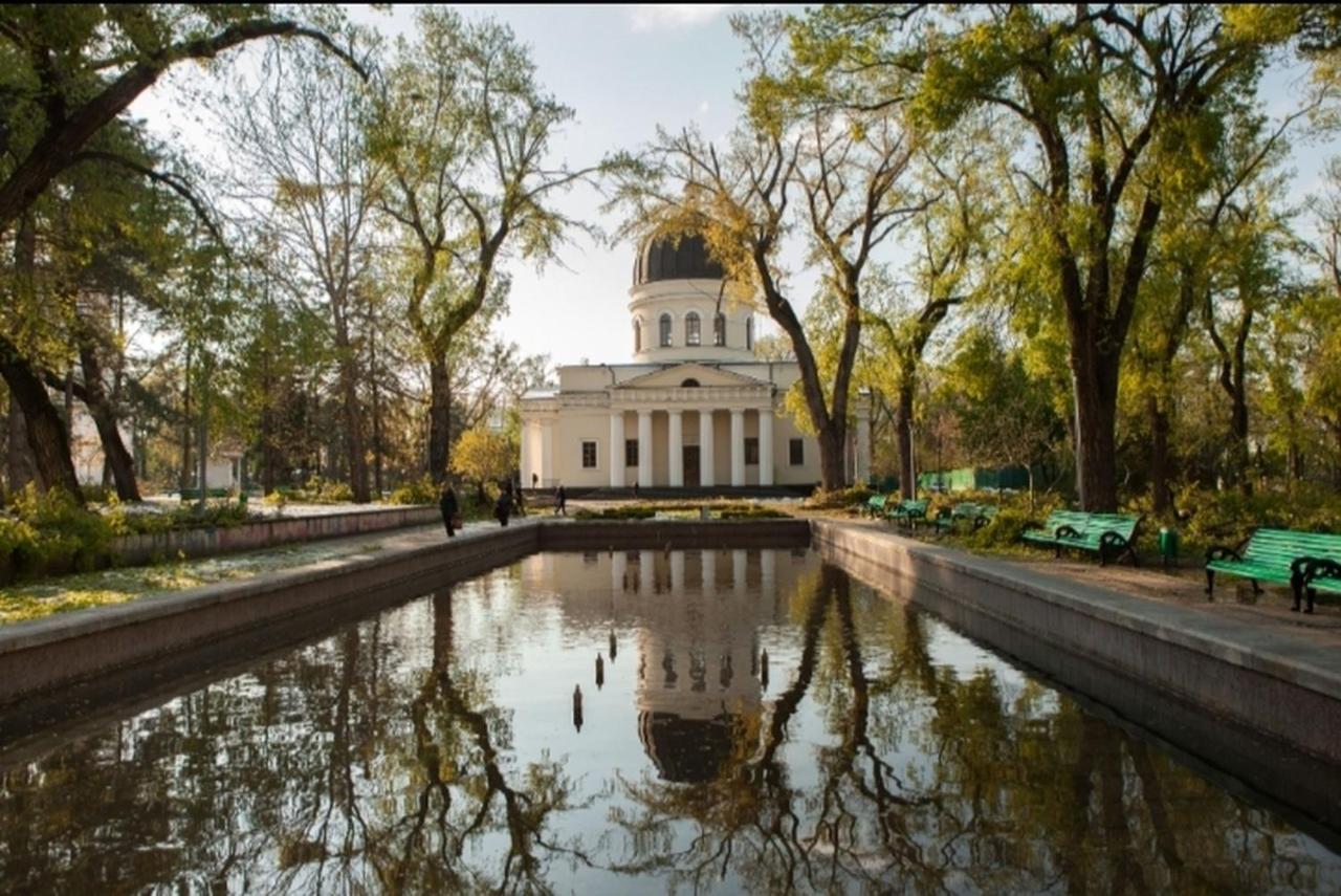Ultracentral Armeneasca Street Chisinau Bagian luar foto