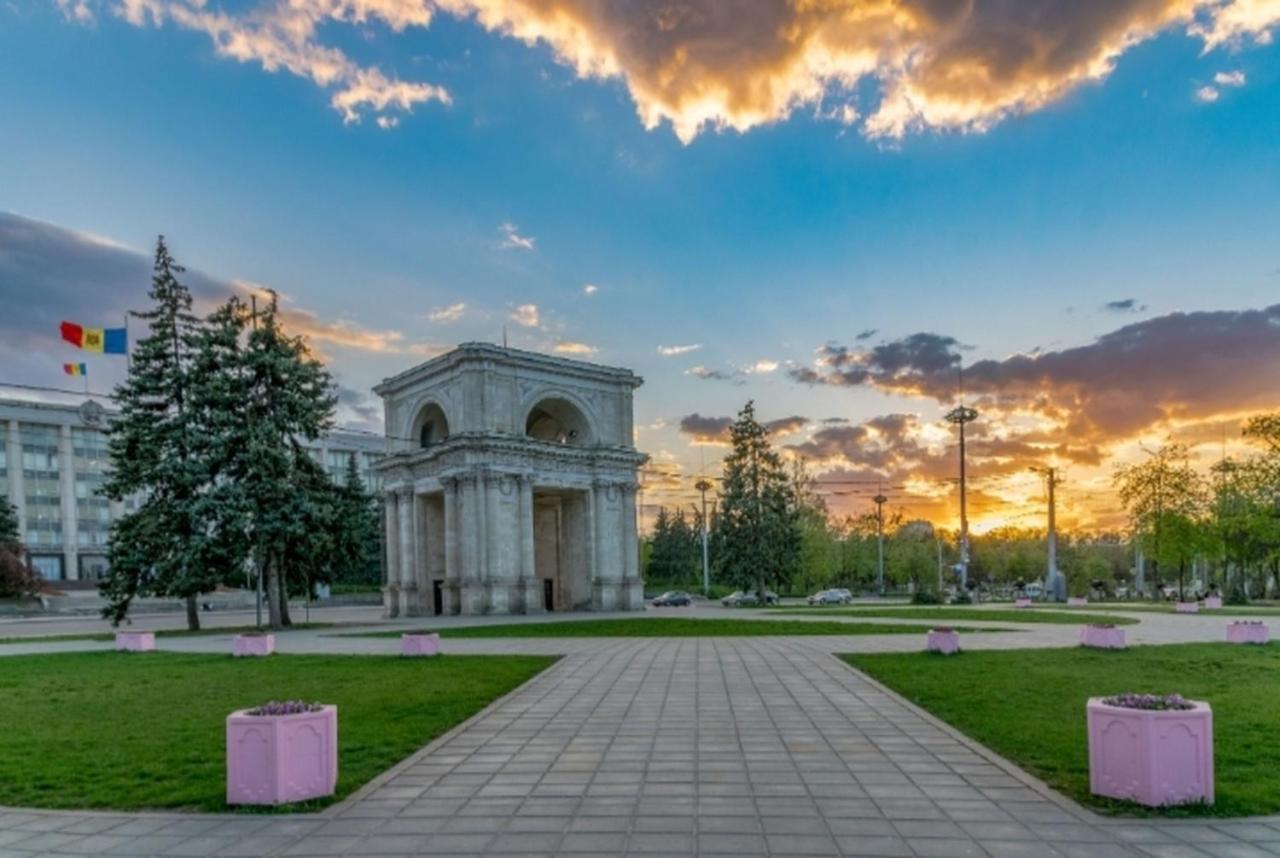 Ultracentral Armeneasca Street Chisinau Bagian luar foto
